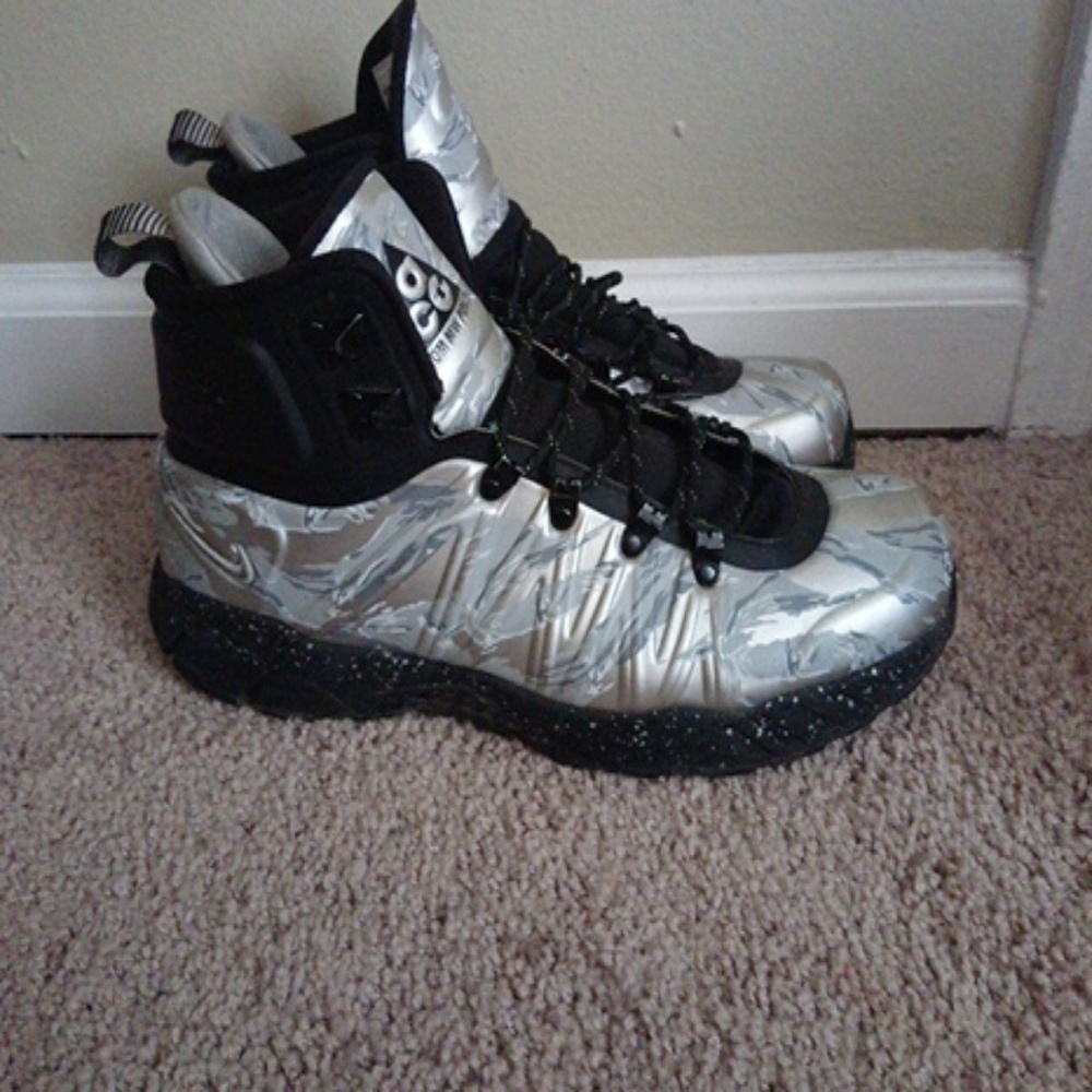 Nike acg boots